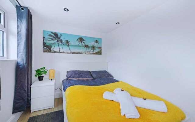 4 Bedrooms - 3 Bathrooms House