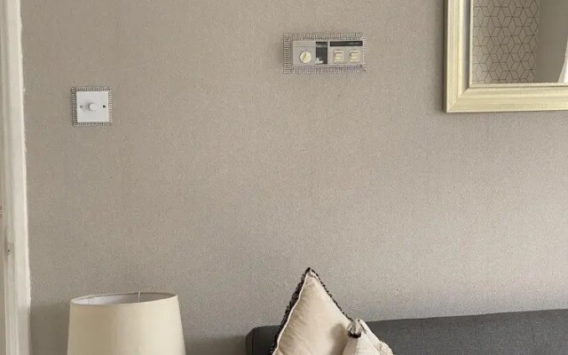 Bv Luxury Spacious 3 Bedroom House At Isaac Close