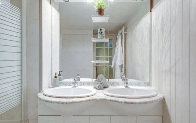 Cozy 2BR in the Heart of Île Saint-Louis