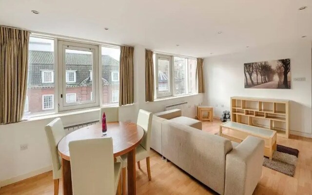 Modern Aircondition 2 Beds 2 Bath Victoria Station
