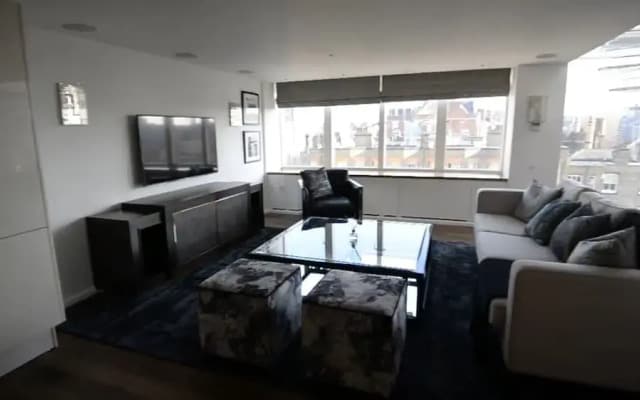 Spacius 3-bed Apartment in Kensington, London