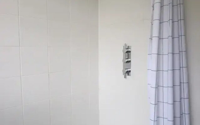 3 Bedroom House in De Beauvoir Town