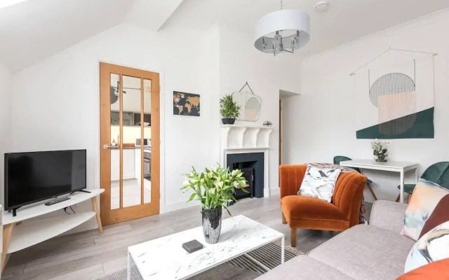 Host Stay Feversham House