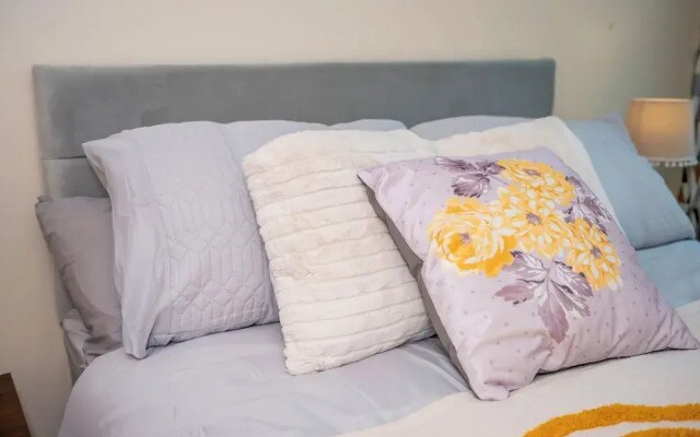 City Centre Location-family Friendly-free Parking