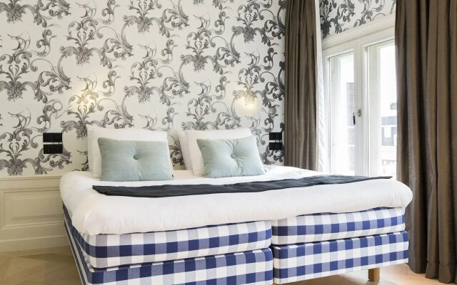The Amsterdam Canal Hotel