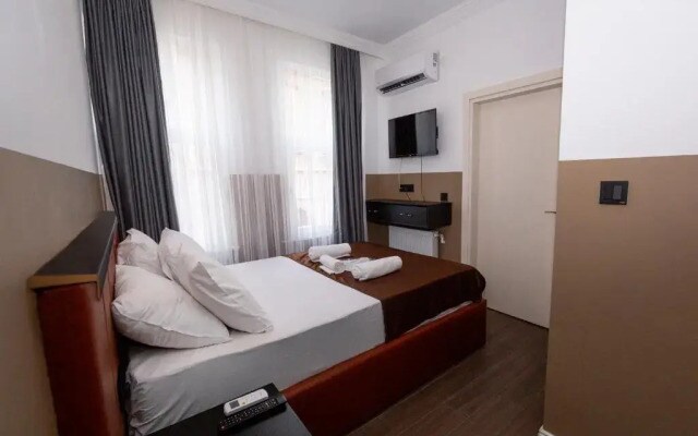 Miss Suite