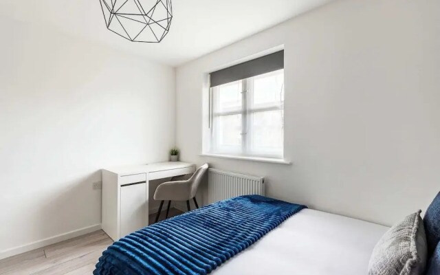 Finsbury Park Retreat: Modern Comfort
