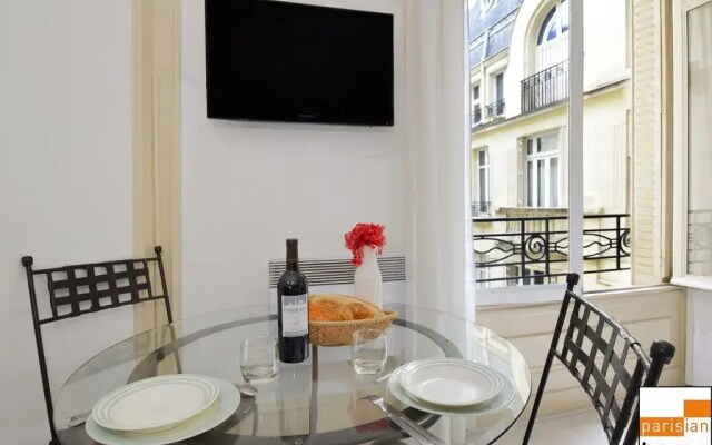 Parisian Home - Appartements Grand Boulevards, Musée Grevin
