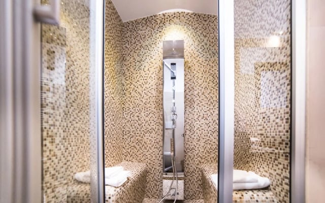 Rent In Rome Valentino's luxury Apartment