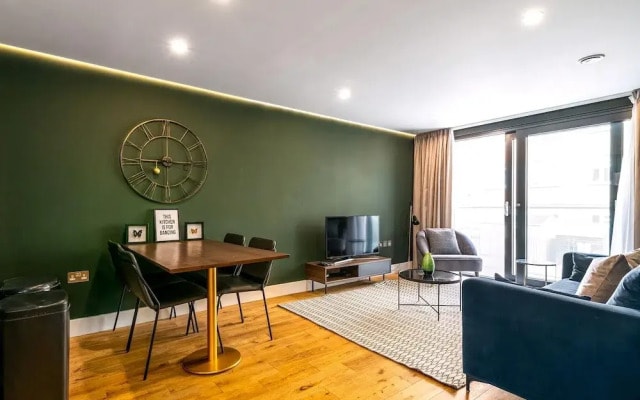 Trendy Kings Cross Flat