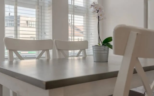 Bright 1 Bedroom Apartment in Wimbledon Park