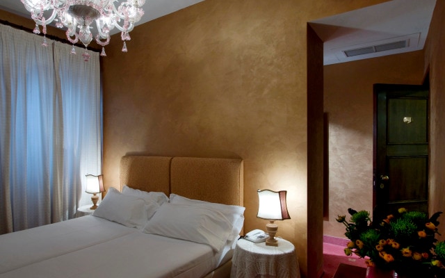 Hotel Columbia