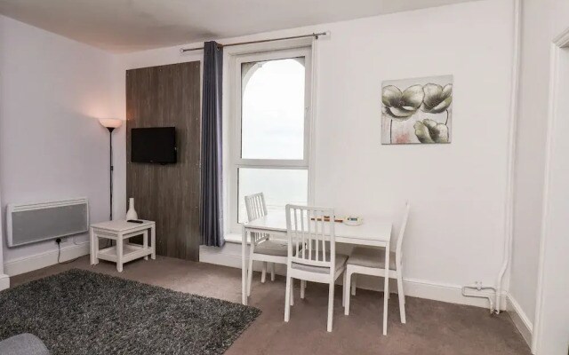 8 Beach View @ Beaconsfield House