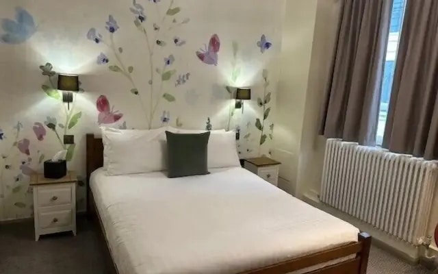 The Fitzrovia Belle Hotel