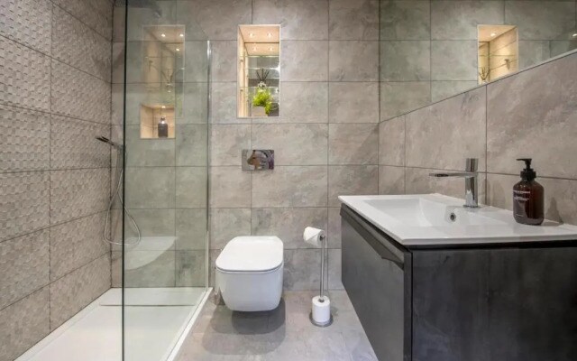 The Quadrant - The Palm Suite
