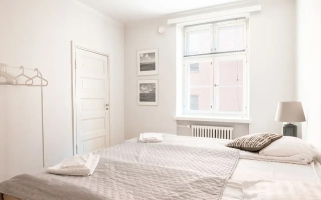 2ndhomes Bright 2BR Apartment