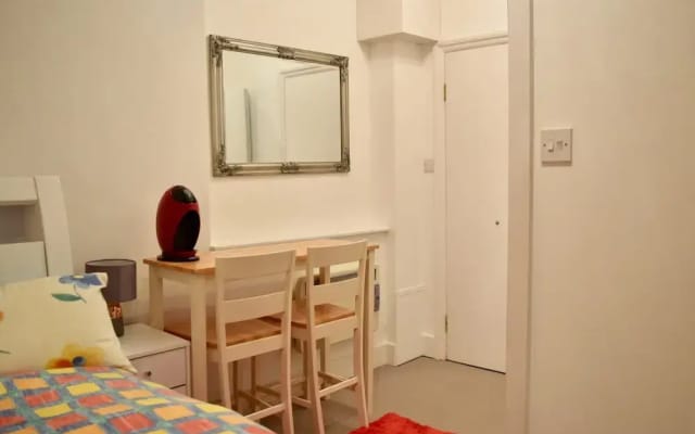 Bright Studio Flat in Knightsbridge