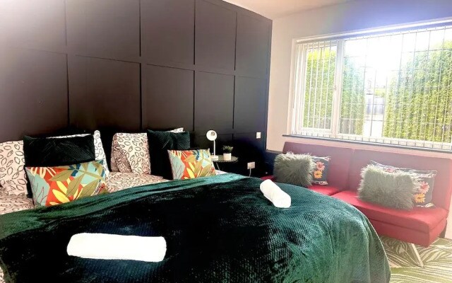 The Annexe, 25 Gorsehill Road