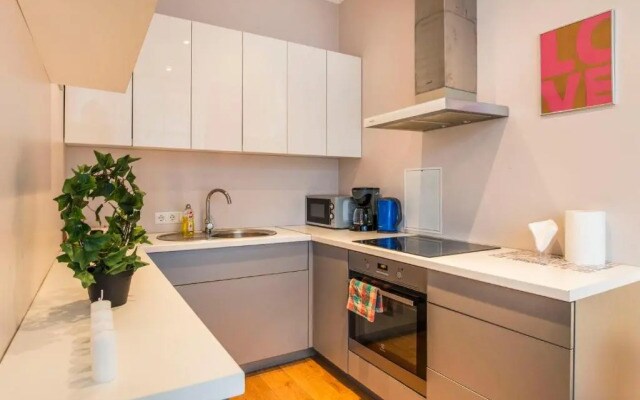 Central 2-level Penthouse with Terrace and free parking