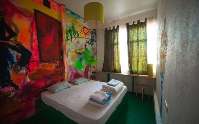 Fabrika Hostel & Gallery