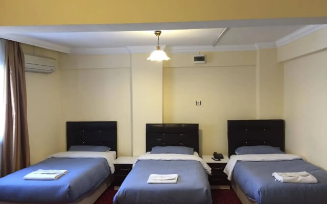  Istanbul Paris Hotel & Hostel