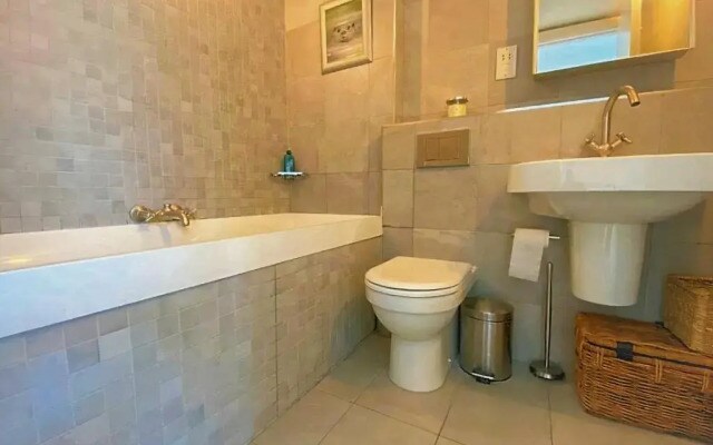 SidemerseyLivingscouk 2BR 2BA Luxury APT in L2 w Parking