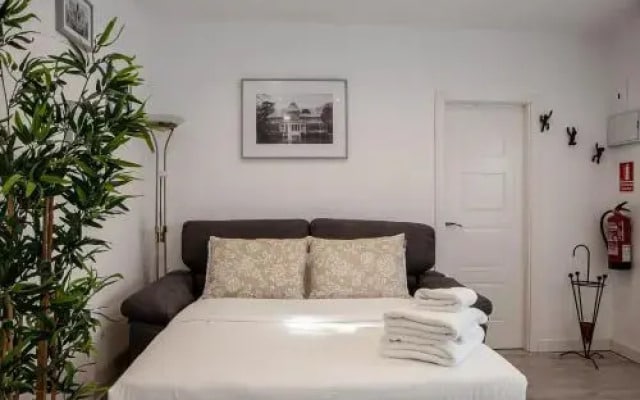 Lovely one bed apartment next to El Retiro