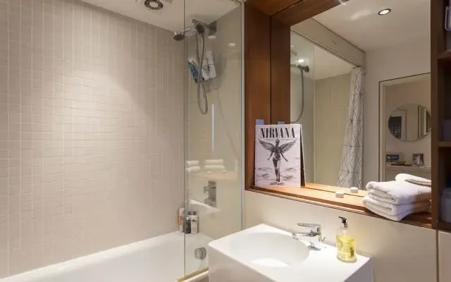 1 Bedroom East London Balcony Flat