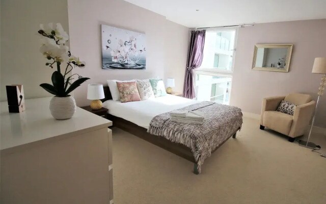 Extravagant Court Apartment