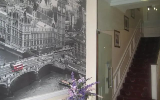 Hallam Hotel