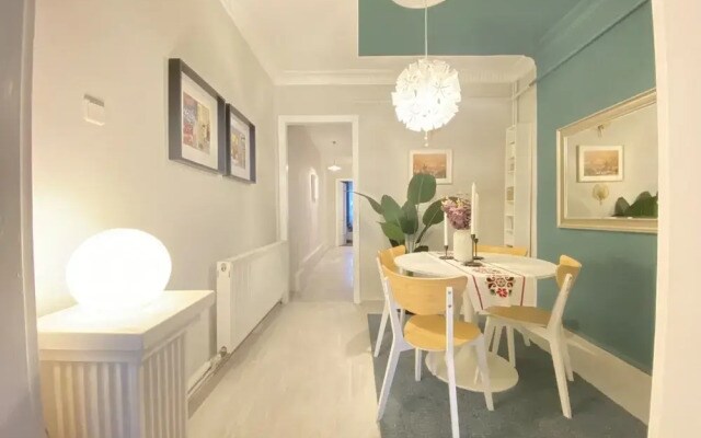 Charming Flat Near Osmanbey Metro Station