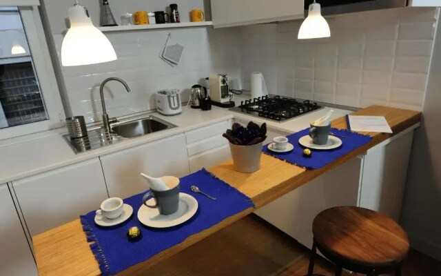 Fotofever Apt, two bedrooms with air conditioned in elegant shopping area, close to Vatican City