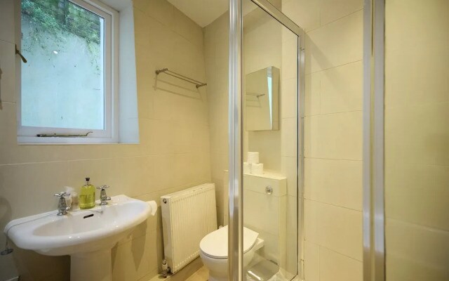 The Albion Lower Apartment