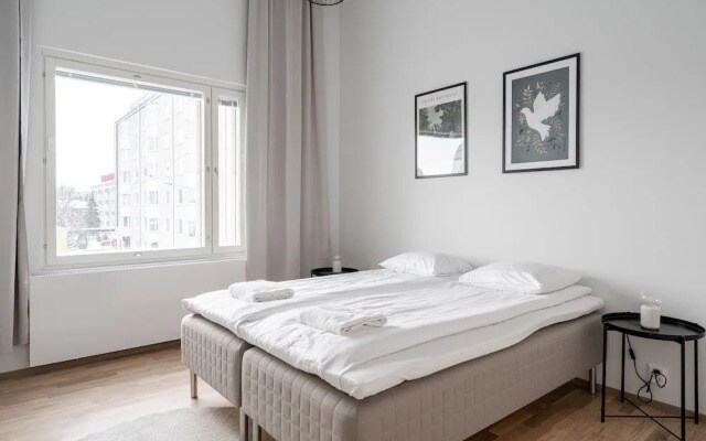 Spacious 2BR at Tammela Stadium - Sauna & Balcony
