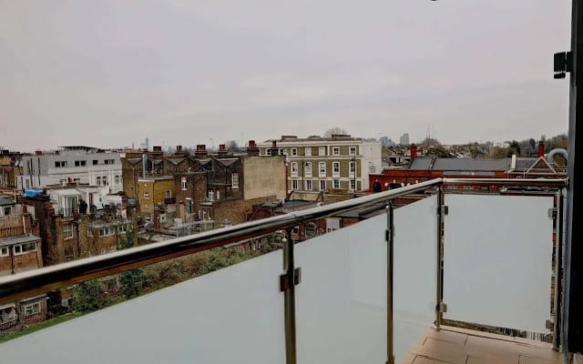 Putney Hotel