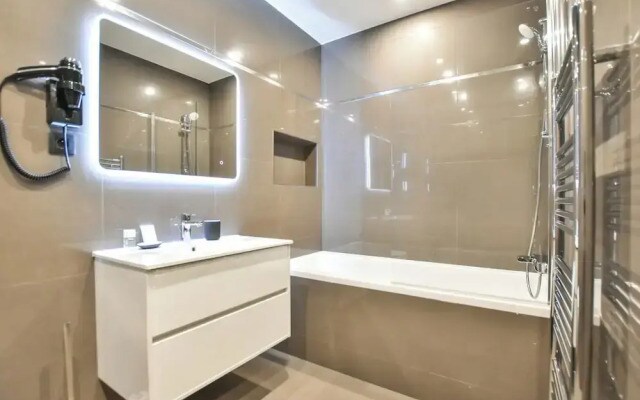 Authentic Apartment - 2br/8p - Near Opera Garnier