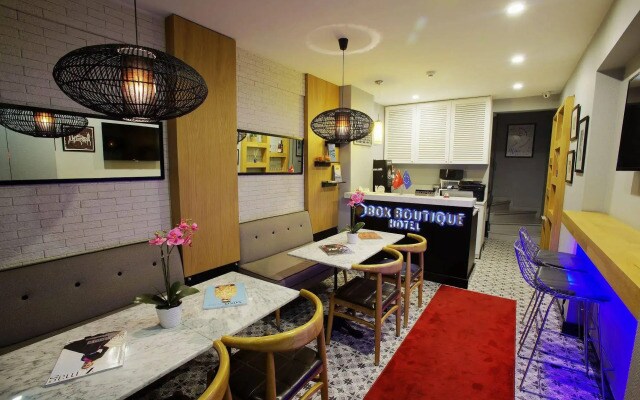 Istanbul Box Hotel