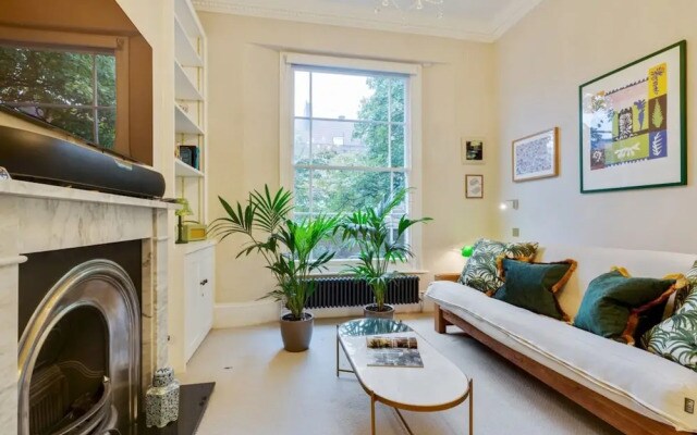 Bright Camberwell Georgian Apartment