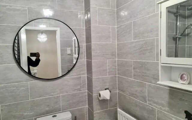London - Sleeps 4 - Parking - Garden - Petfriendly