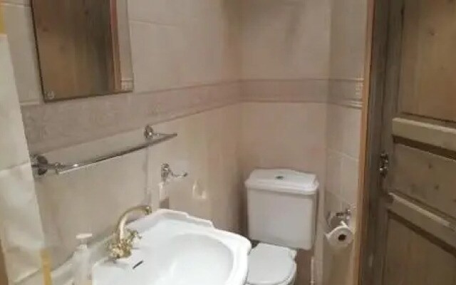 Deluxe Apartments in the City Center with Balcony