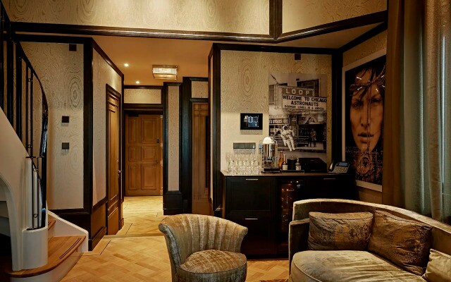 Hotel TwentySeven