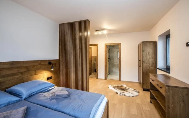 Mountain Chalet Lbh027
