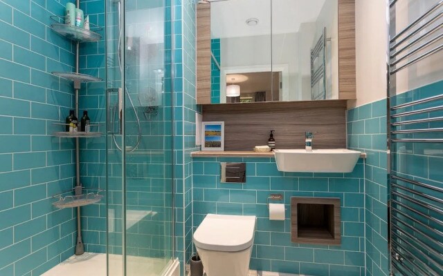 2 Bedroom East London Flat