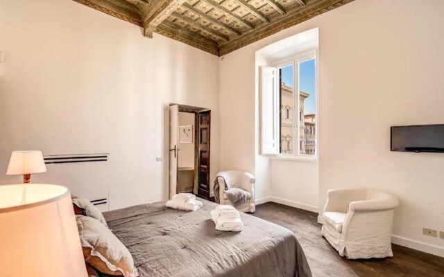 Piazza Farnese 2 bdr esclusive view