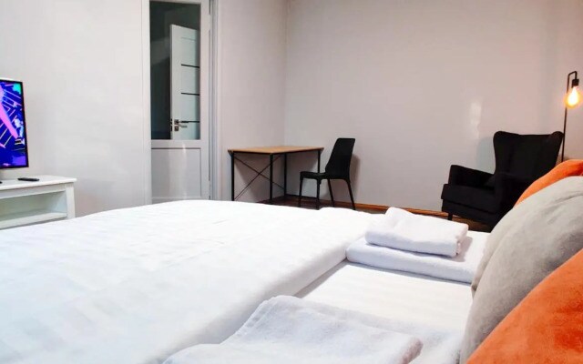 Best Guest House (Бэст Гест Хаус) на проспекте имени Ленина 6