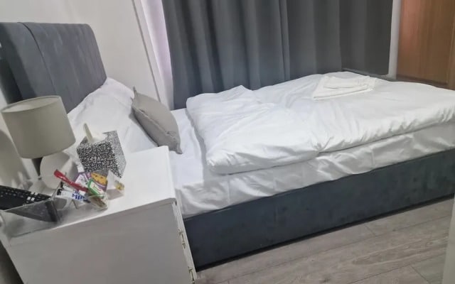 Lodge - Sleeps 10 & Free Parking