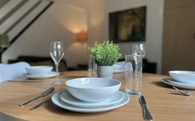 Modernised Central Wigan Townhouse Sleeps up to 6