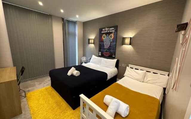 Themed Stunning 1-bed Apartment in London