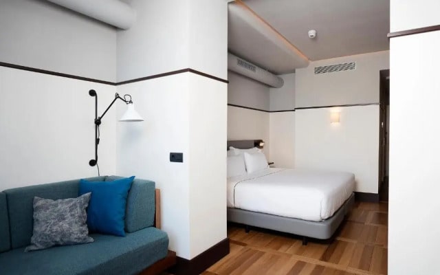 Hotel Praktik Èssens