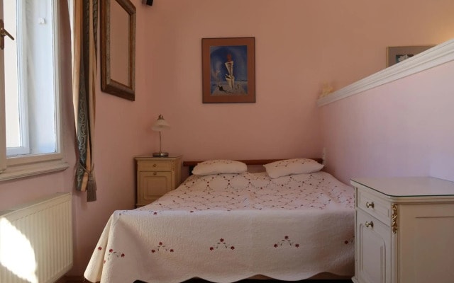 Apartment Themis